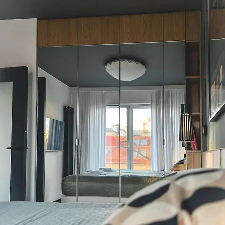 Stylish Asylum Quality, Quiet, Great Location Apartman