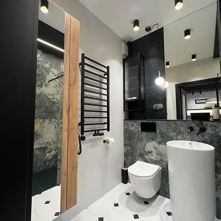 Apartman Stylish Asylum Quality, Quiet, Great Location *