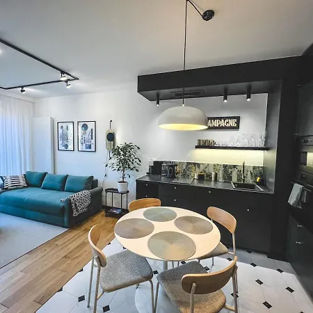 Stylish Asylum Quality, Quiet, Great Location Krakow