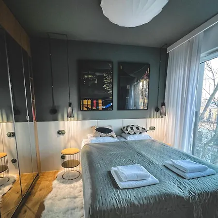 Stylish Asylum Quality, Quiet, Great Location شقة *