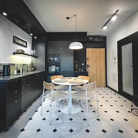 Apartment Stylish Asylum Quality, Quiet, Great Location Krakow