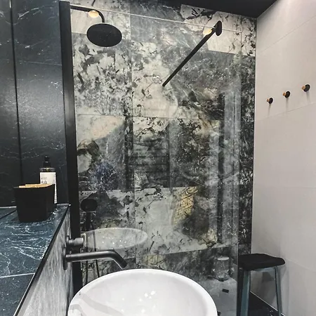 Апартаменты Stylish Asylum Quality, Quiet, Great Location